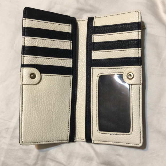 Wallet - Picture 2 of 3